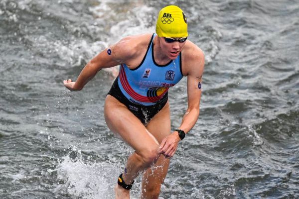 Jolien Vermeylen said she encountered debris during her swim in the Siene. (Ezra Shaw/Getty Images)