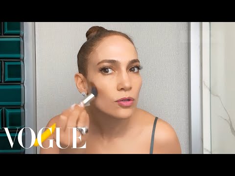 Such a face at 54?Jennifer Lopez showed herself without makeup, causing serious controversy among fans