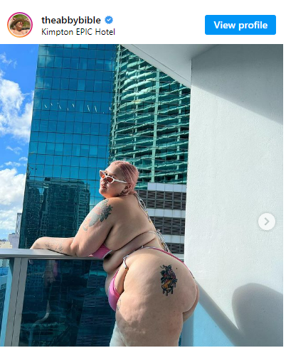 Plus-sized model claps back at trolls who attack bikini photos – ‘look away’ 